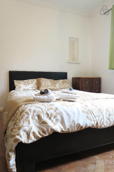 Oyo Guest House Ellipse Whetstone Habitación foto